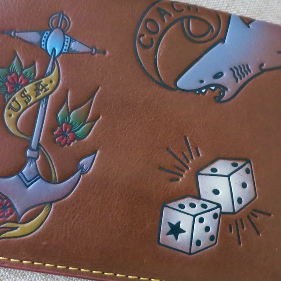 Coach Breast Wallet in Smooth Leather - Picture 3 of 8